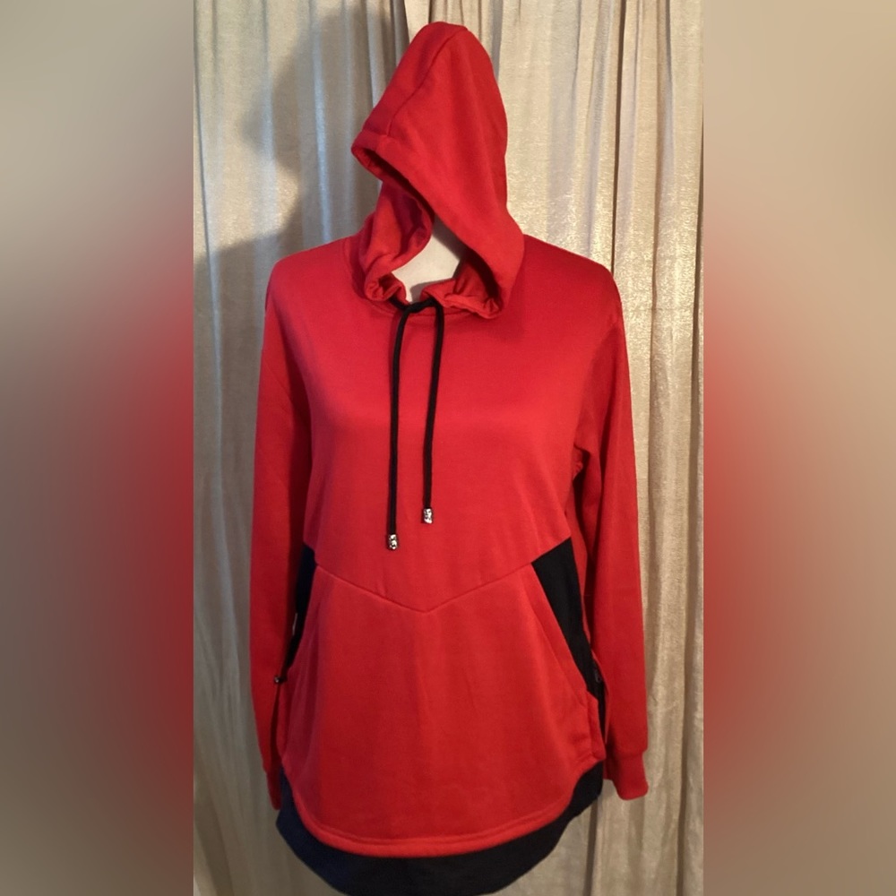 NEW Blu Rock NY hoodie sweatshirt with big pockets in the middle. S